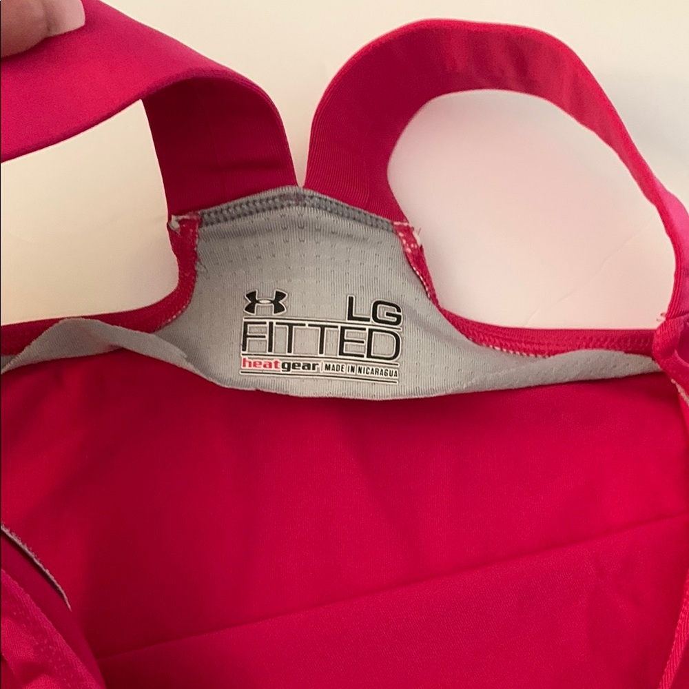 3/$20✨Under Armour Pink Fitted Sleeveless Tank Top - Picture 3 of 7